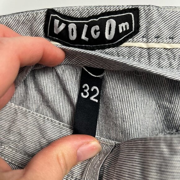 Vintage Volcom Men's Flat Front Casual Shorts 29745 V barbados stripped size 32 - Picture 7 of 10